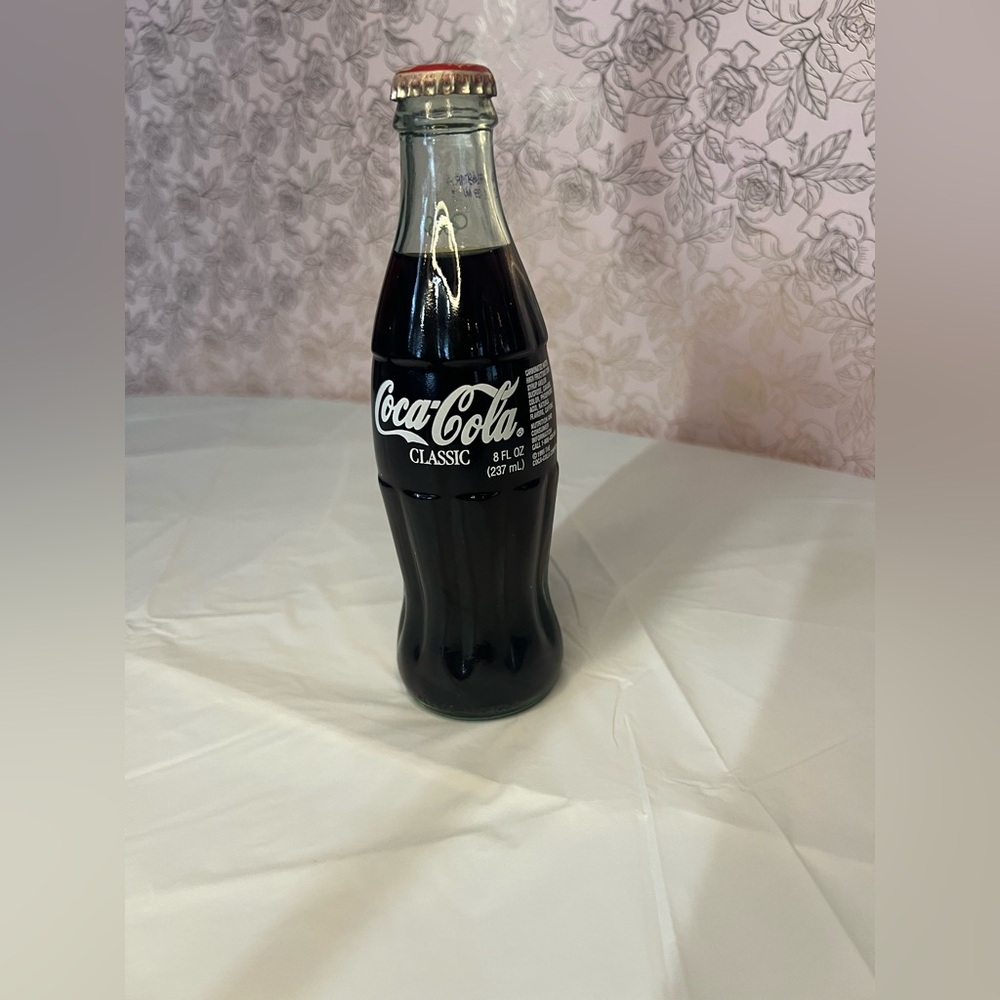 Vintage 1996 Coca Cola Classic full bottle (*B)